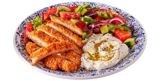 Greek salad with crispy chicken